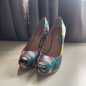 Guess Honora Watercolor Platform Peep Toe Pumps
